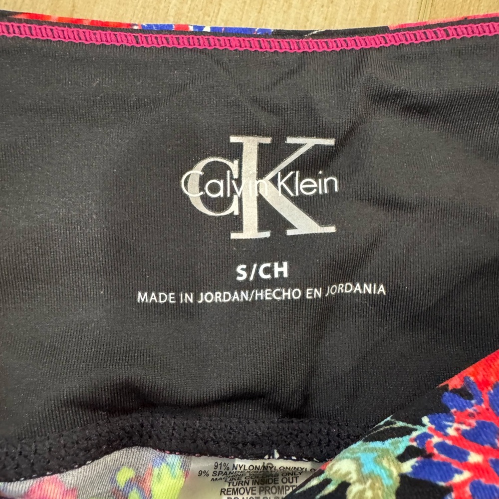 Calvin Klein Floral Bike Shorts Women’s Small Stretch Activewear - Picture 2 of 4